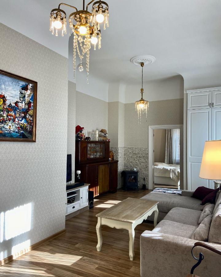 Elegant Apartment In Historical Centre & Free Locked Parking Riga Exterior foto