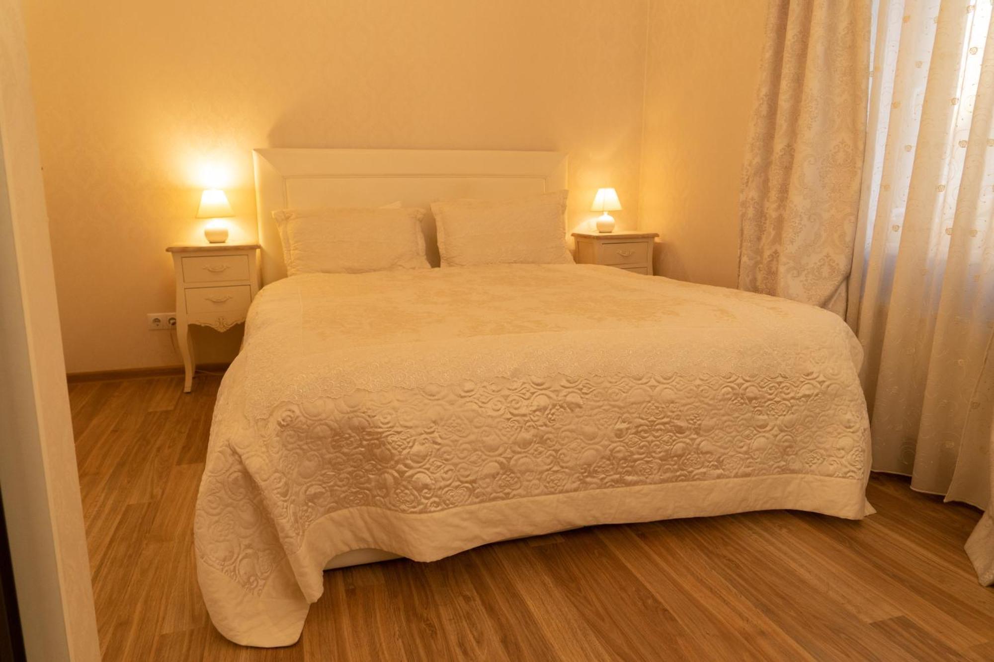 Elegant Apartment In Historical Centre & Free Locked Parking Riga Exterior foto