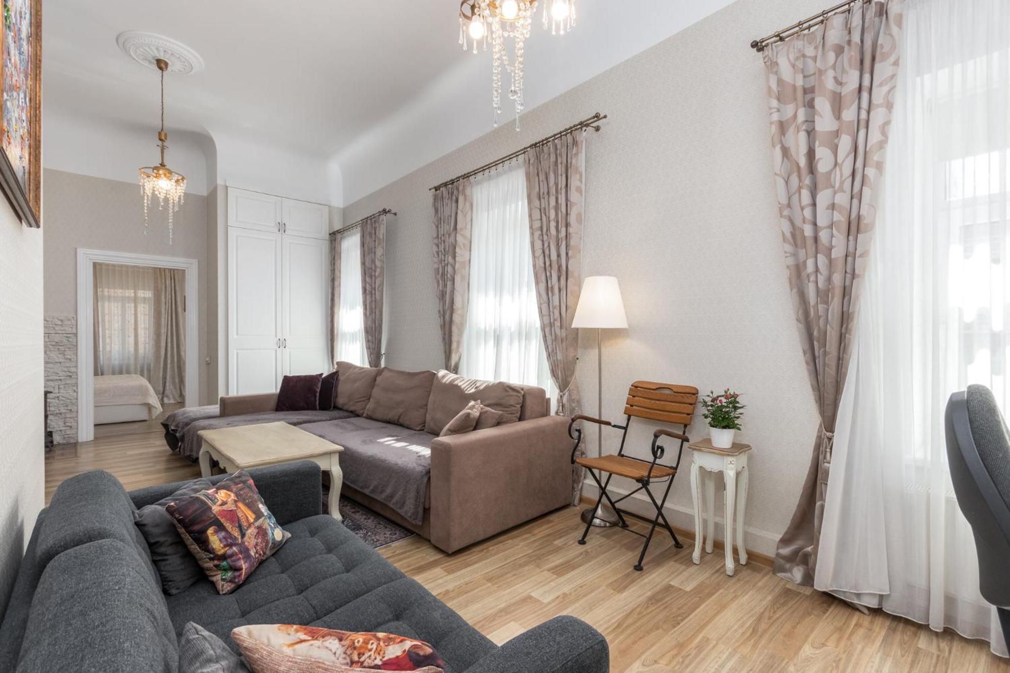 Elegant Apartment In Historical Centre & Free Locked Parking Riga Exterior foto