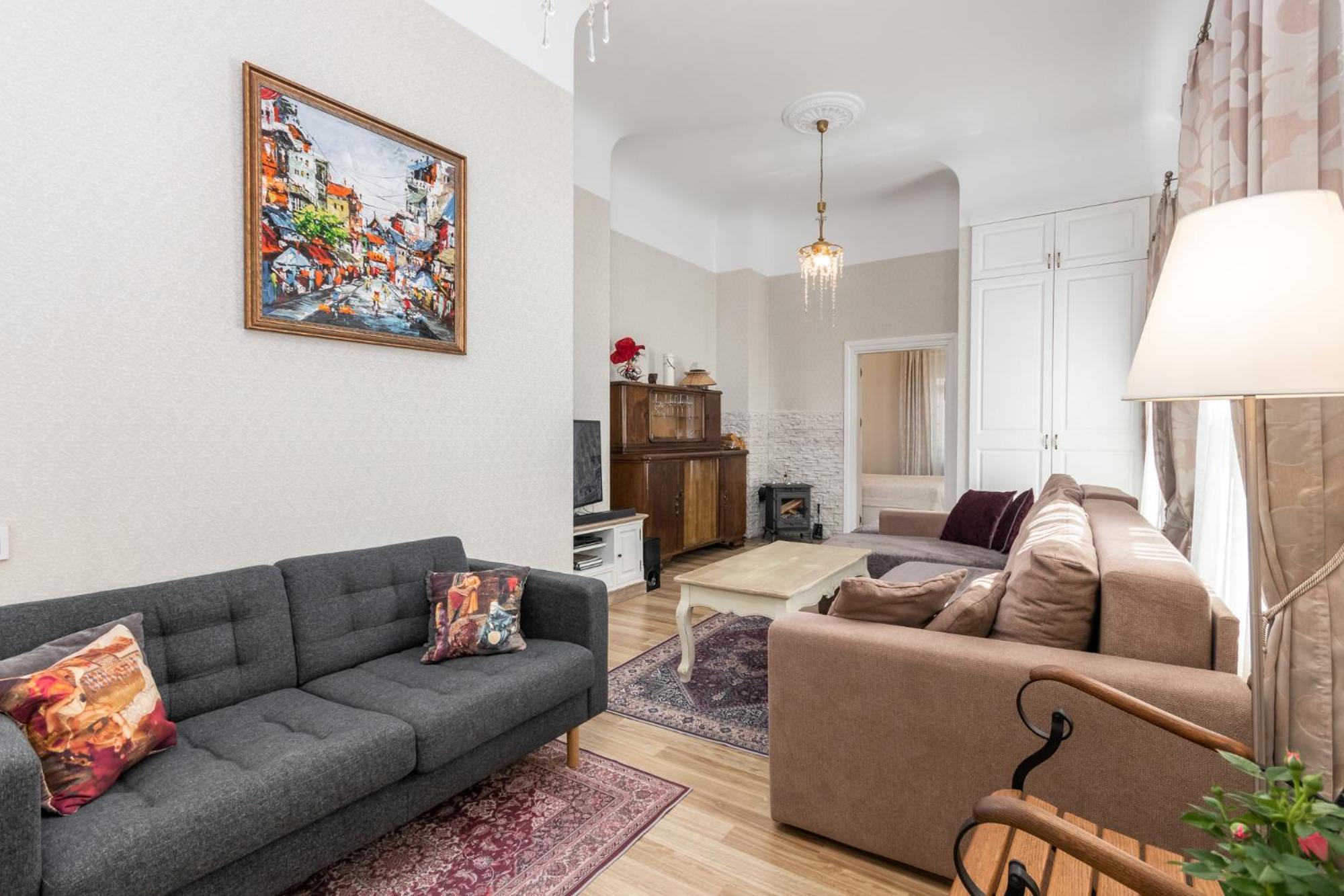 Elegant Apartment In Historical Centre & Free Locked Parking Riga Exterior foto