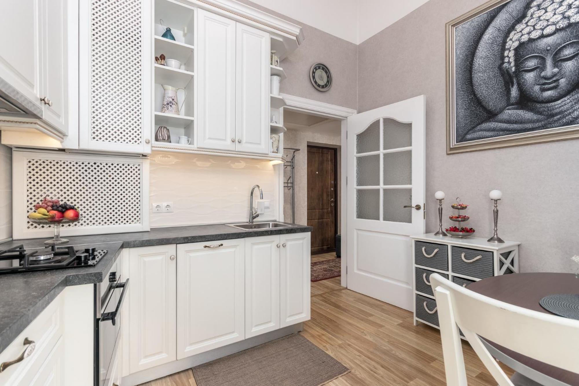 Elegant Apartment In Historical Centre & Free Locked Parking Riga Exterior foto