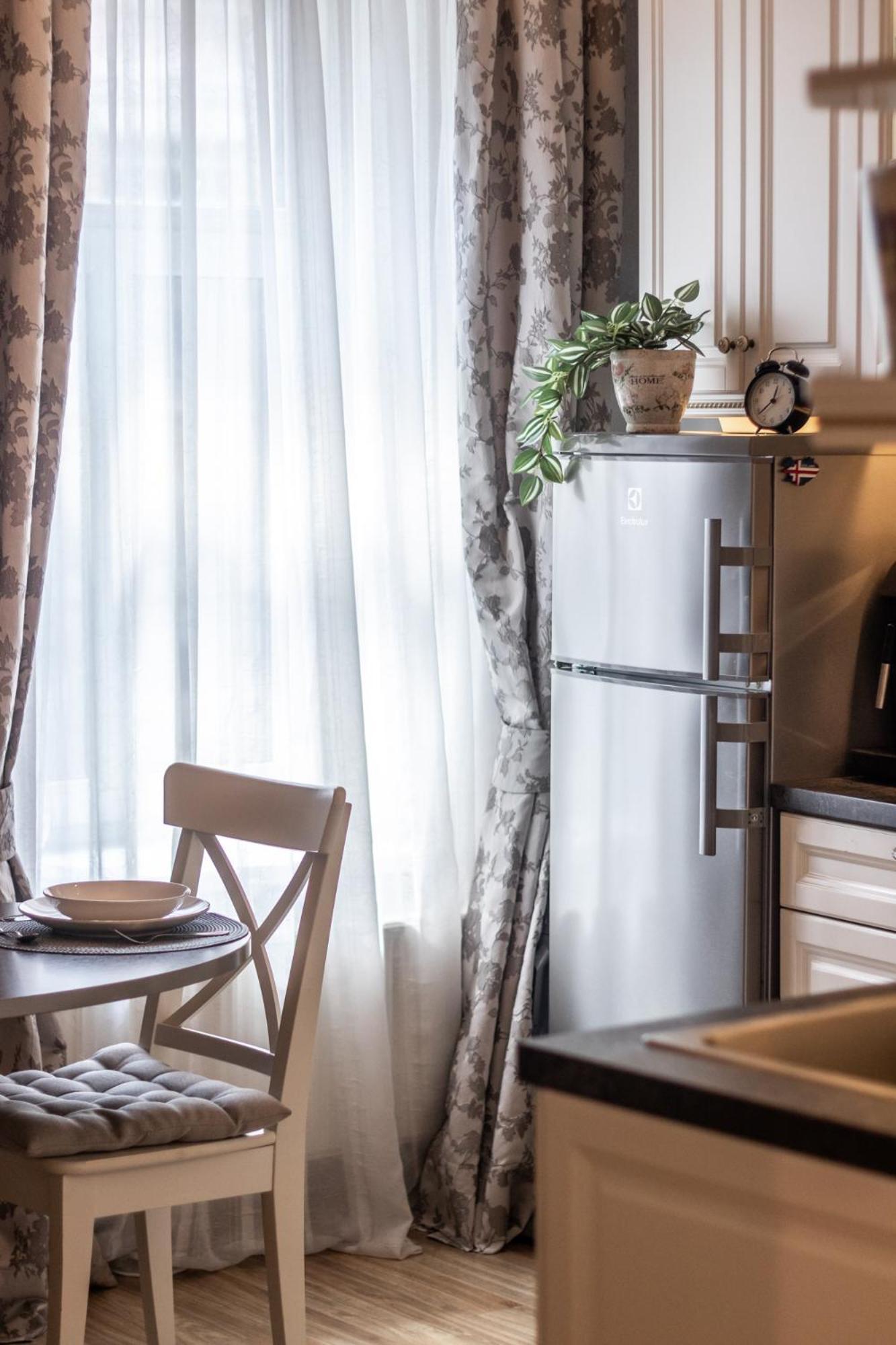 Elegant Apartment In Historical Centre & Free Locked Parking Riga Exterior foto