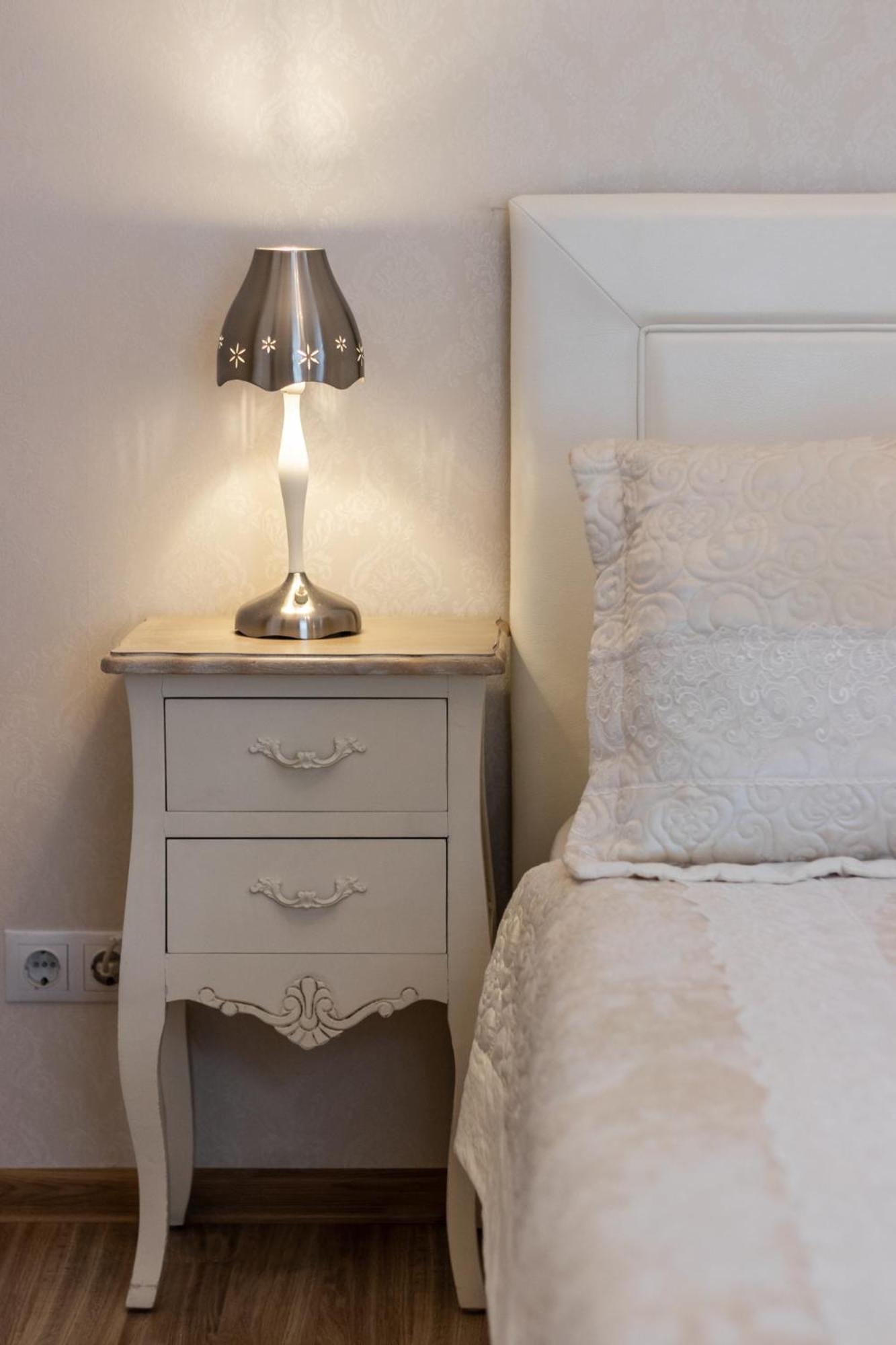 Elegant Apartment In Historical Centre & Free Locked Parking Riga Exterior foto