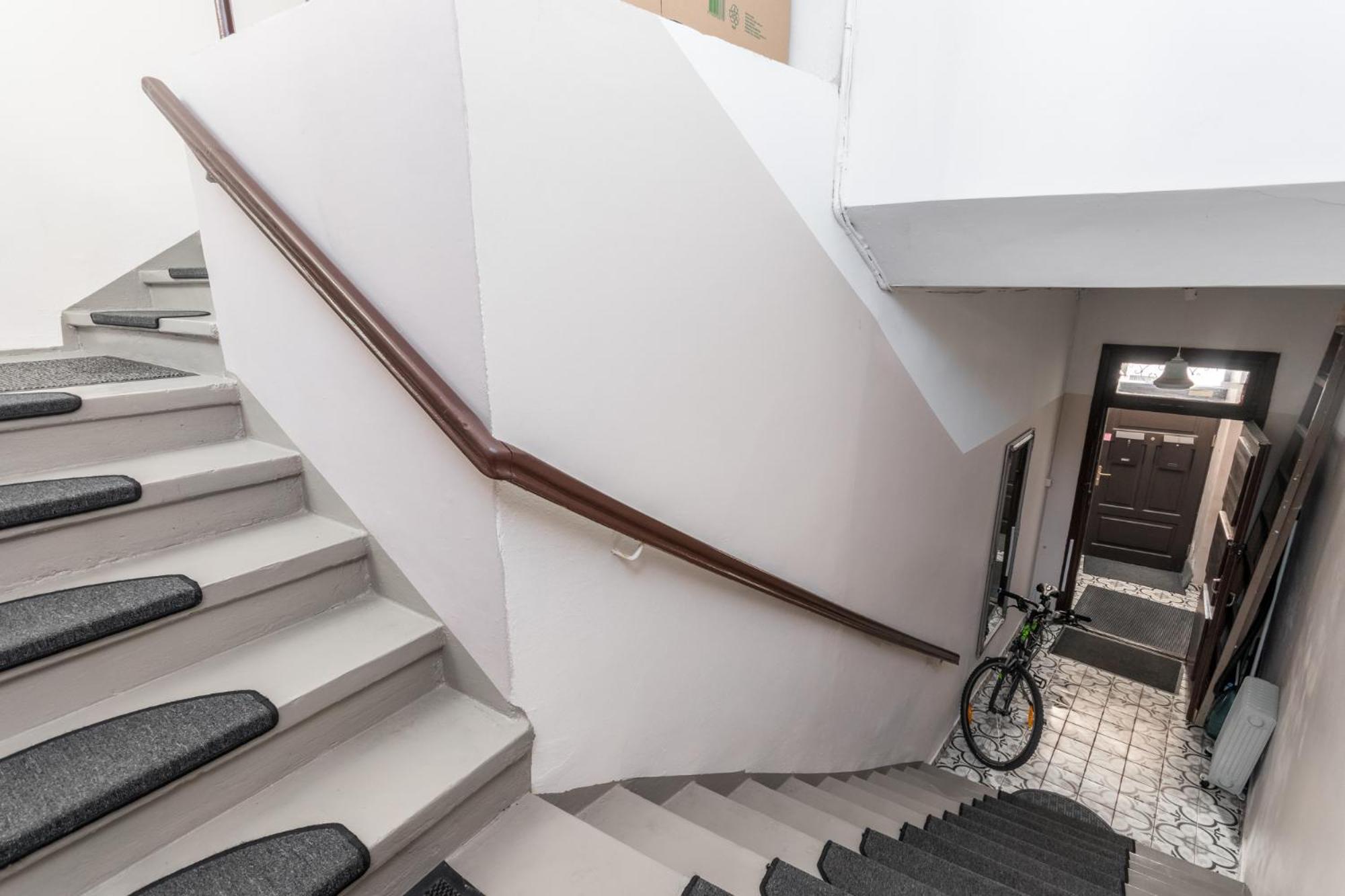 Elegant Apartment In Historical Centre & Free Locked Parking Riga Exterior foto