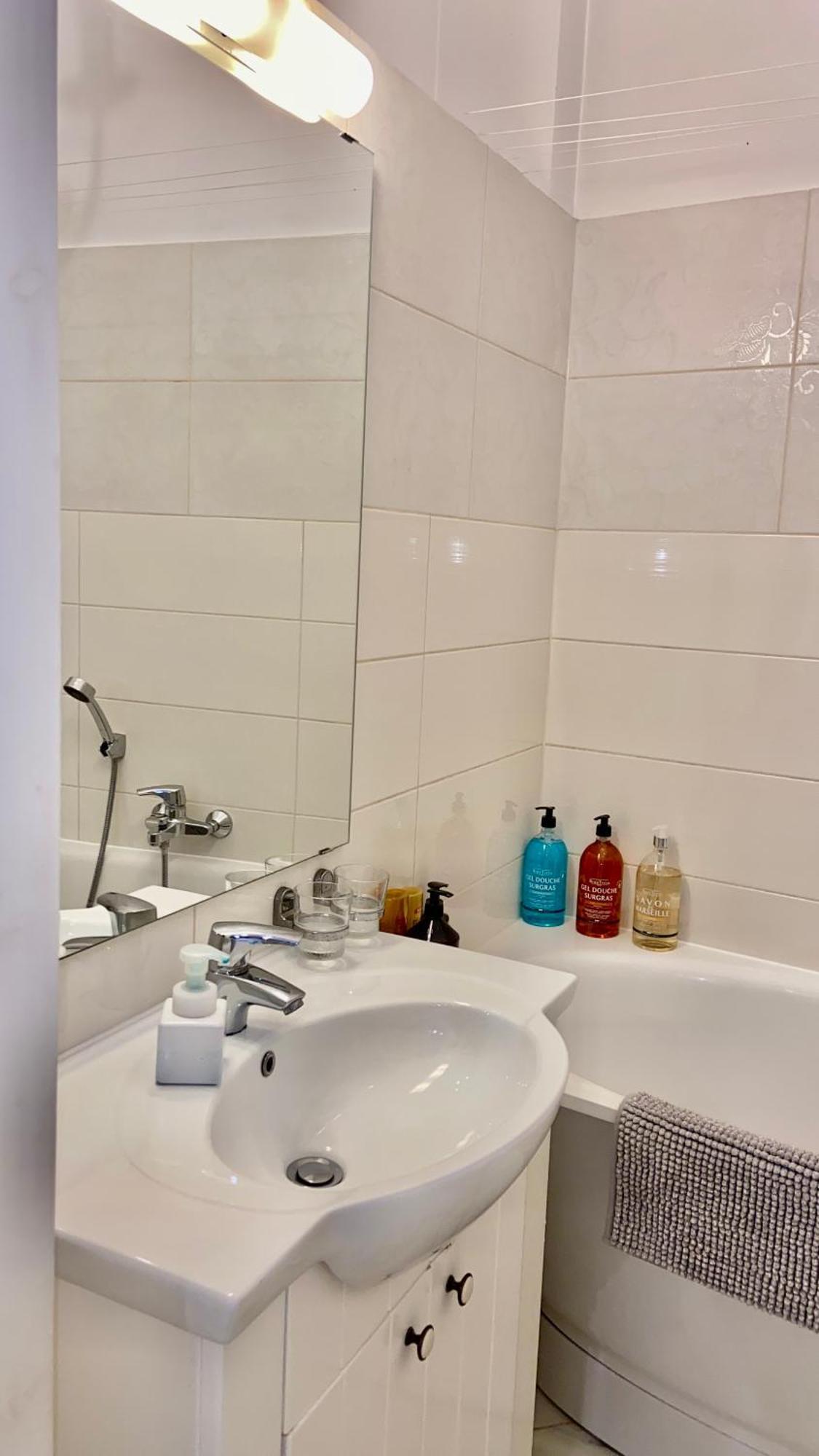 Elegant Apartment In Historical Centre & Free Locked Parking Riga Exterior foto